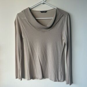Amazing soft fabric with great texture casual long sleeve shirt